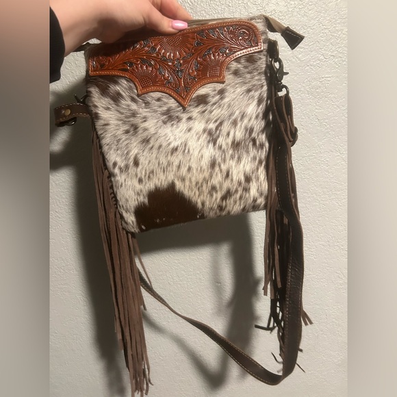 Myra leather fringe crossbody bag - Picture 2 of 7